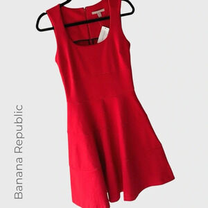 NWT BANANA REPUBLIC SLEEVELESS RED FIT & FLARE PONTE KNIT DRESS | SIZE: 4